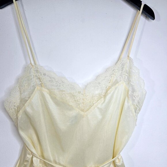 Vintage JCPenny Light Yellow Lace Ruffle Teddy Satin Sleep Romper Lingerie USA - Picture 2 of 9